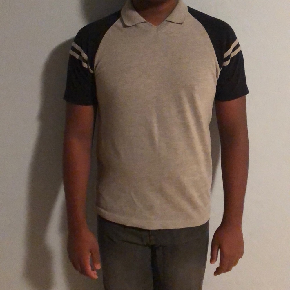 V-neck collared sports polo
